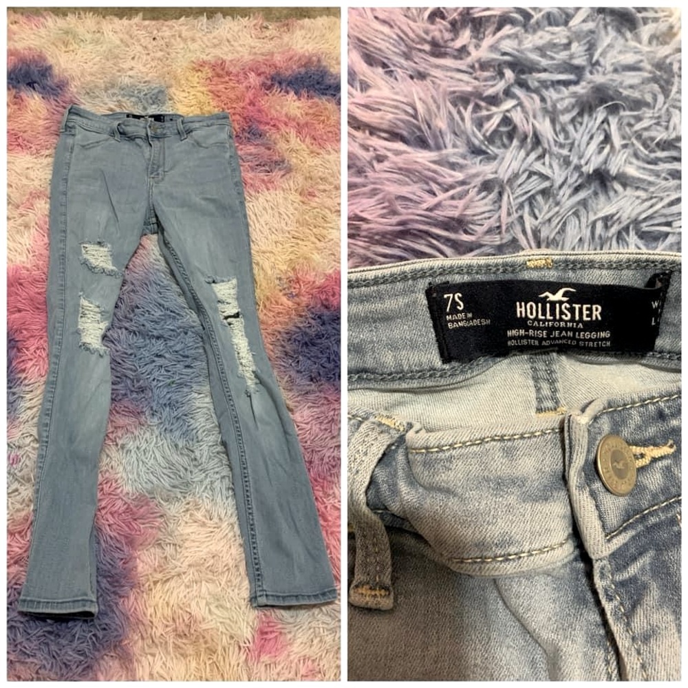 Size 7 (short) Hollister Skinny Jeans / Ripped Jeans / Womens Jeans